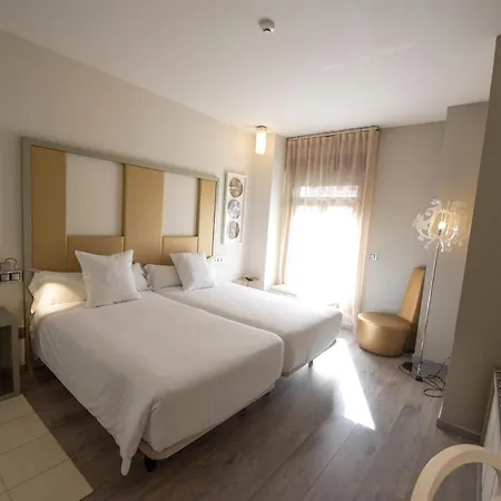 Hotel & Princesa Munia