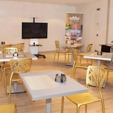 & Princesa Munia Hotel 4*