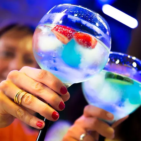 & Princesa Munia Oviedo